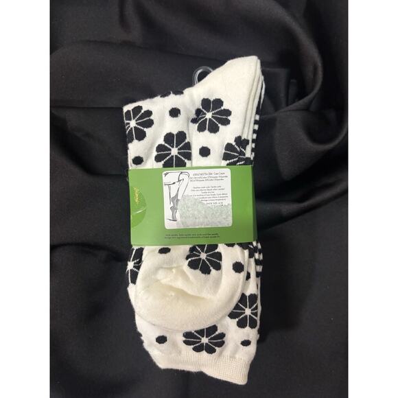 KATE SPADE CREW SOCKS 3-PAIRS Womens Black & White Animal Print, Stripe, Flowers - Picture 2 of 3